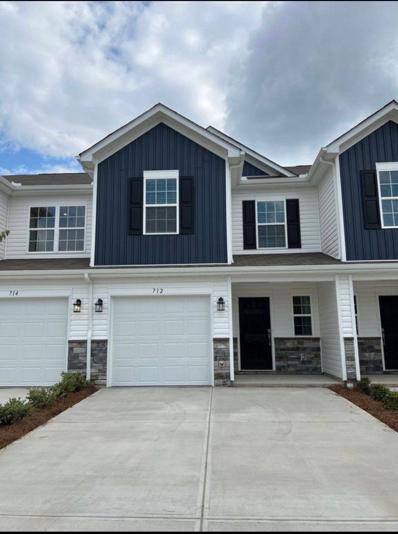 Townhouse for rent at 712 Peyden Lane, Spartanburg, SC 29301