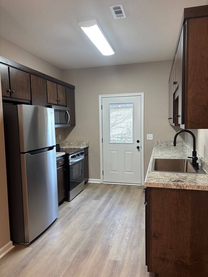 Apartment for rent at 404 Cedar Lane, Tullahoma, TN 37388