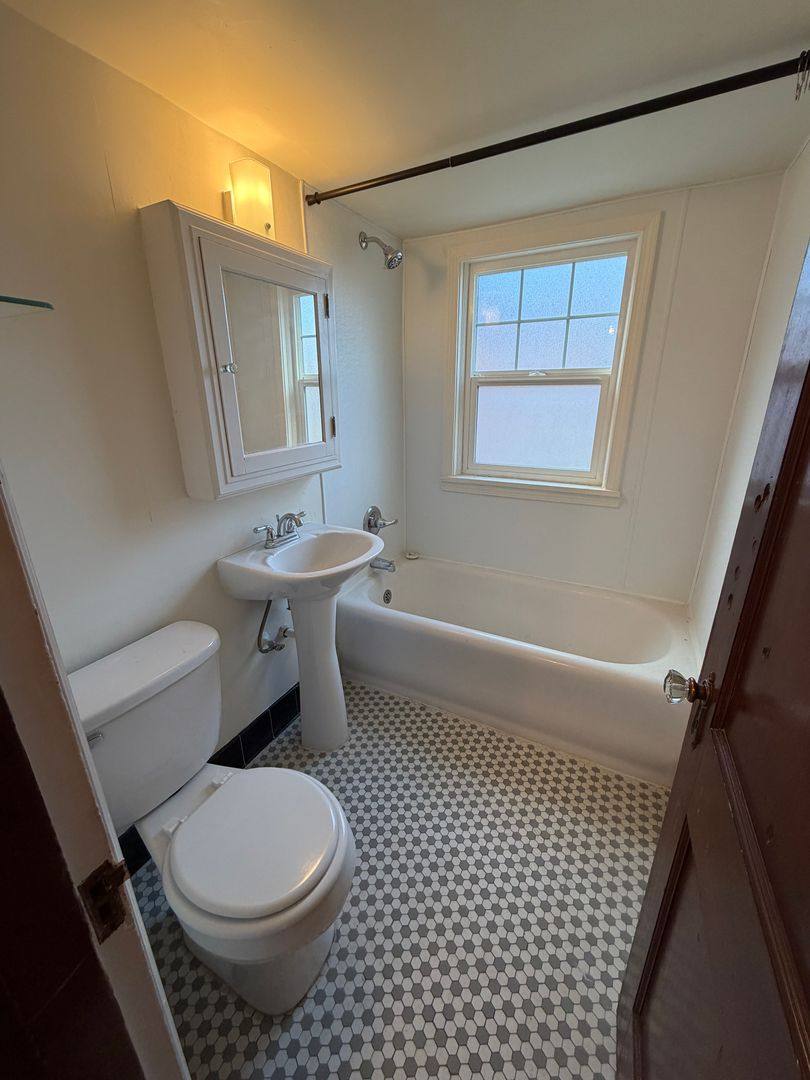 Apartment for rent at 524 N Eldorado Ave, Klamath Falls, OR 97601