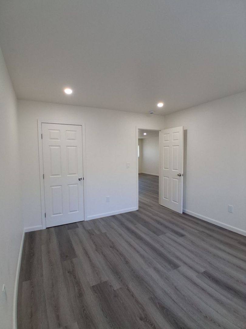 Apartment for rent at 441 S Dearing Ave, Fresno, CA 93702