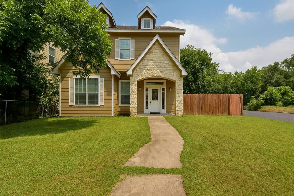 Townhouse for rent at 5501 Duval St #A, Austin, TX 78751