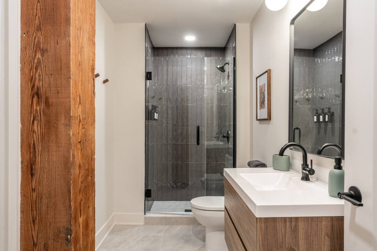 Apartment for rent at 829 N 3rd St, Philadelphia, PA 19123