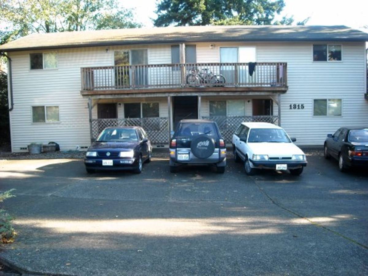 Apartment for rent at 1315 21st St, Bellingham, WA 98225