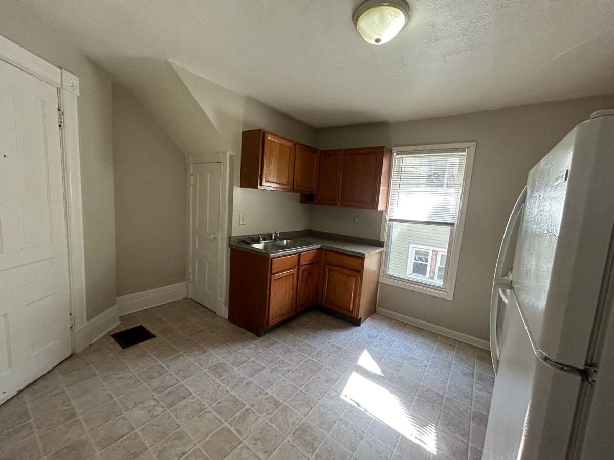 Apartment for rent at 1228 Tremont Ave, Davenport, IA 52803