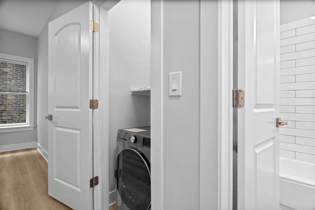 Apartment for rent at 7600 N Sheridan Rd, Chicago, IL 60626