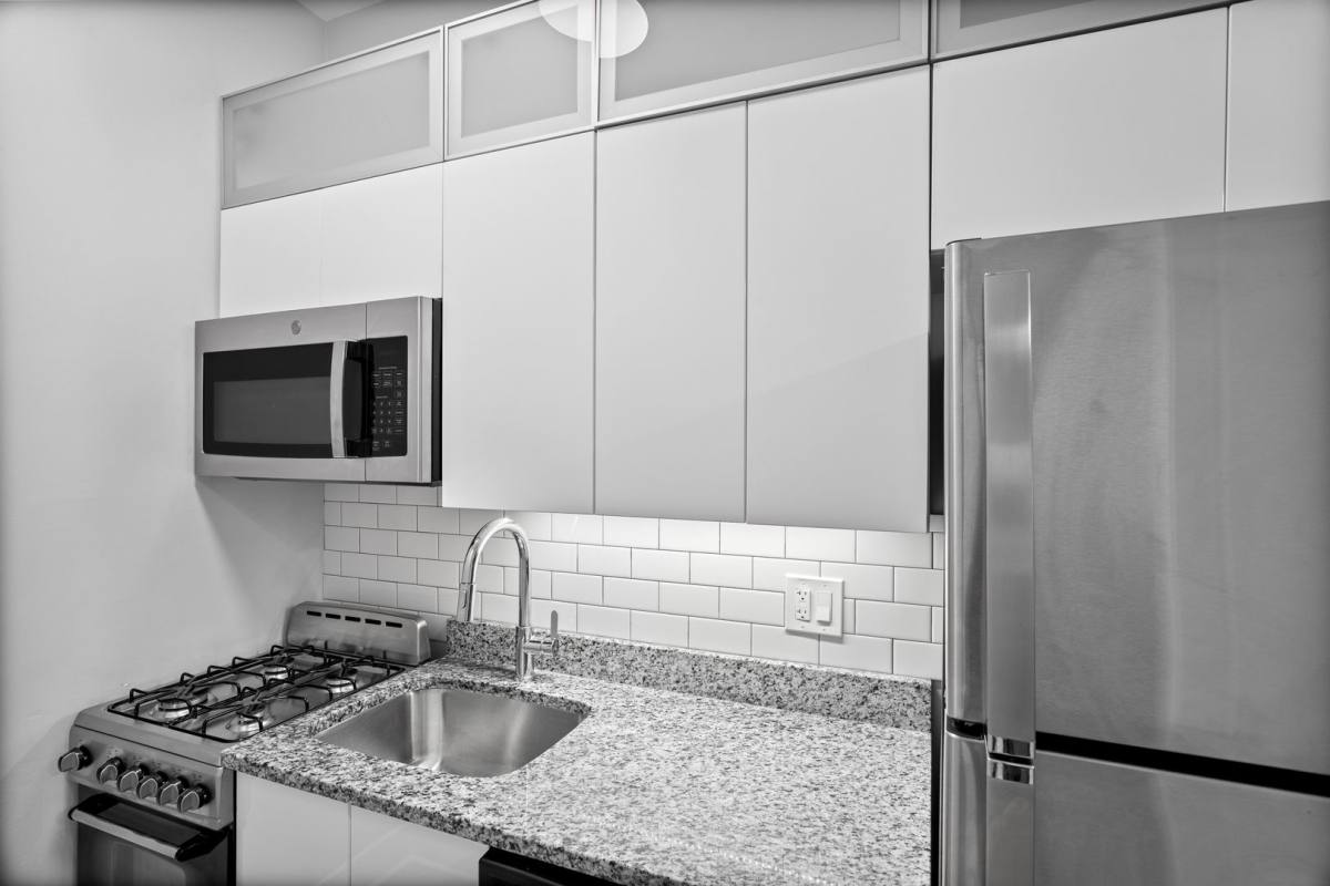 Apartment for rent at 7600 N Sheridan Rd, Chicago, IL 60626