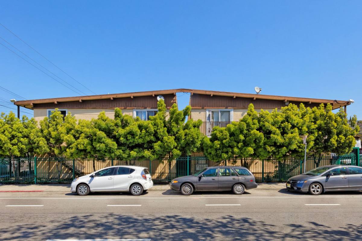 Apartment for rent at 740 27th St, Oakland, CA 94612