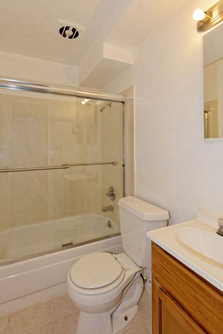 Apartment for rent at 740 27th St, Oakland, CA 94612