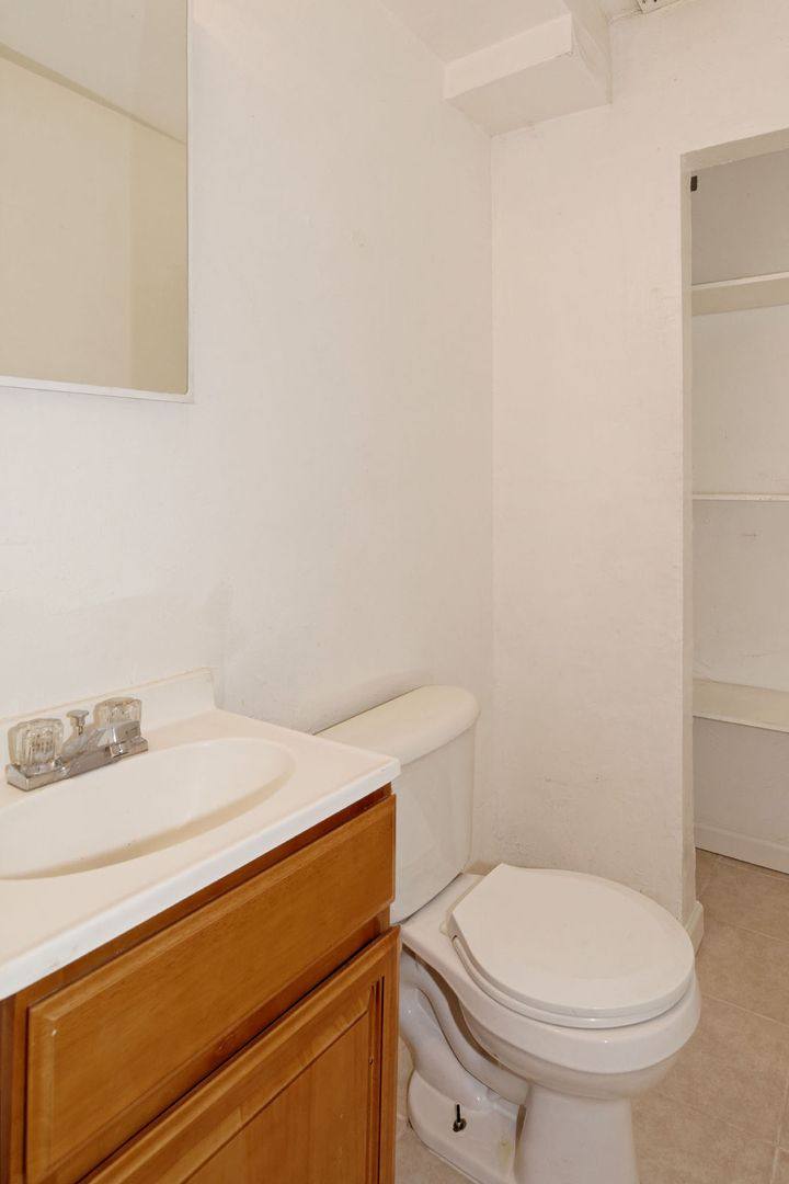 Apartment for rent at 740 27th St, Oakland, CA 94612