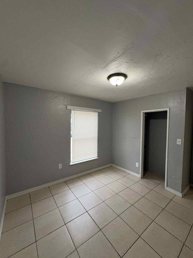 Apartment for rent at 221 223 225 227 Maria St, Fort Myers, FL 33916