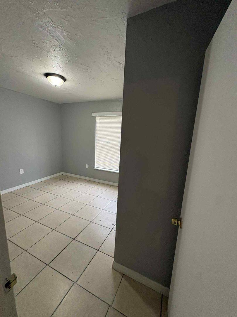 Apartment for rent at 221 223 225 227 Maria St, Fort Myers, FL 33916