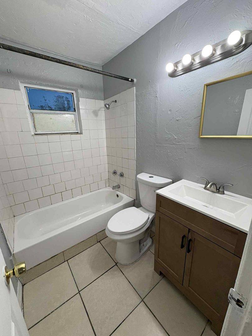 Apartment for rent at 221 223 225 227 Maria St, Fort Myers, FL 33916