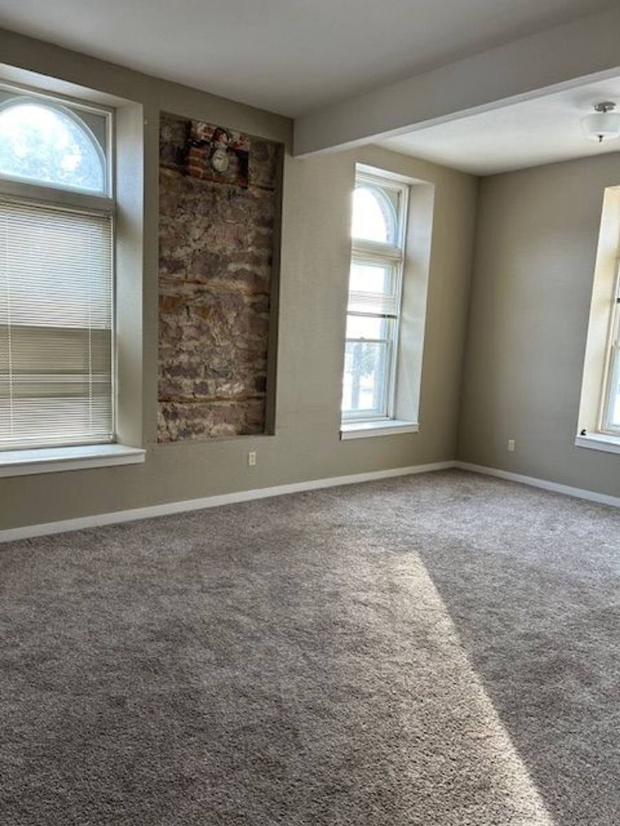 Apartment for rent at 104 N Krohn, Sioux Falls, SD 57103