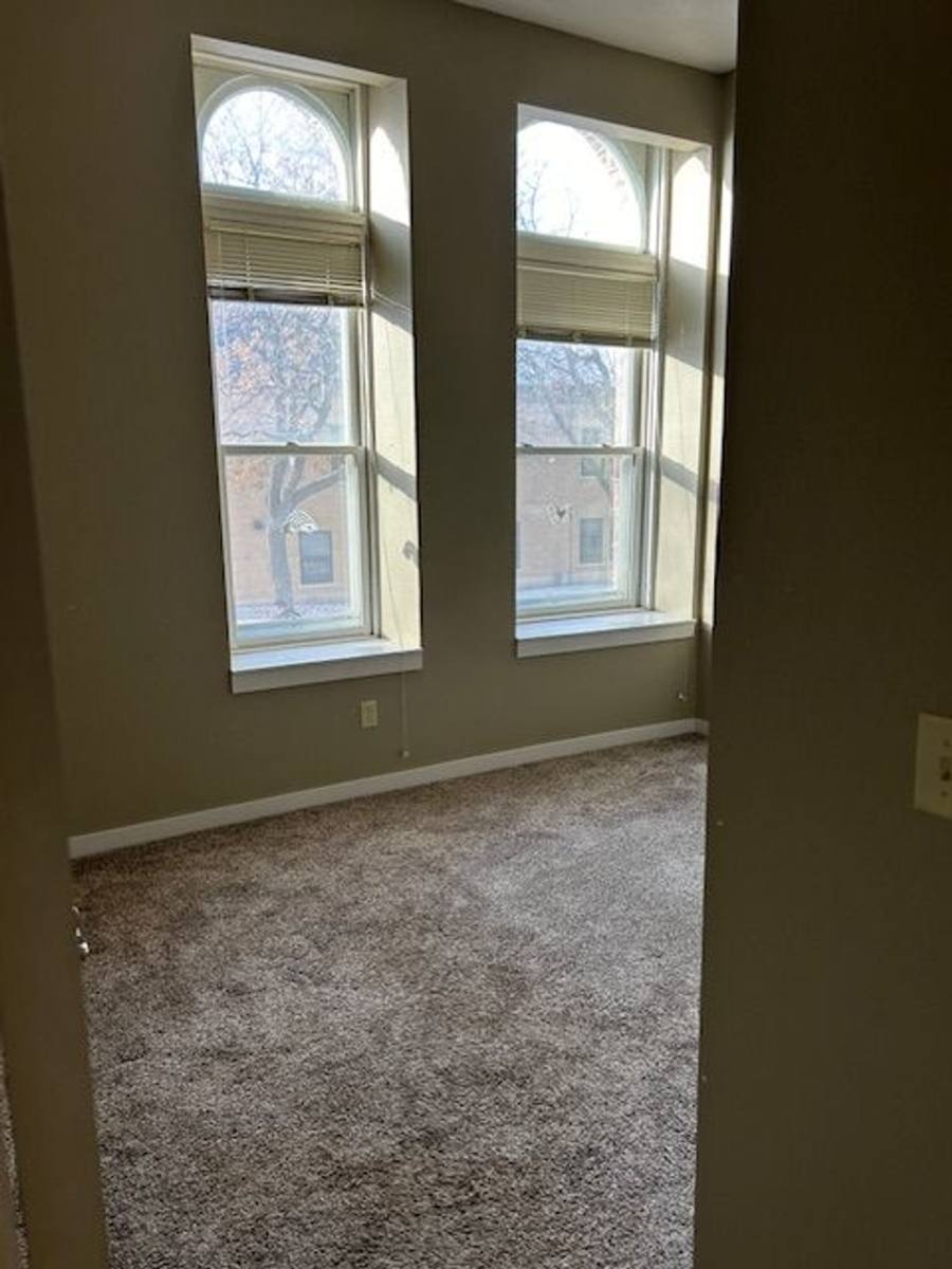 Apartment for rent at 104 N Krohn, Sioux Falls, SD 57103