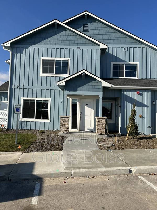 Townhouse for rent at 225 S Roaming Lane, Kuna, ID 83634