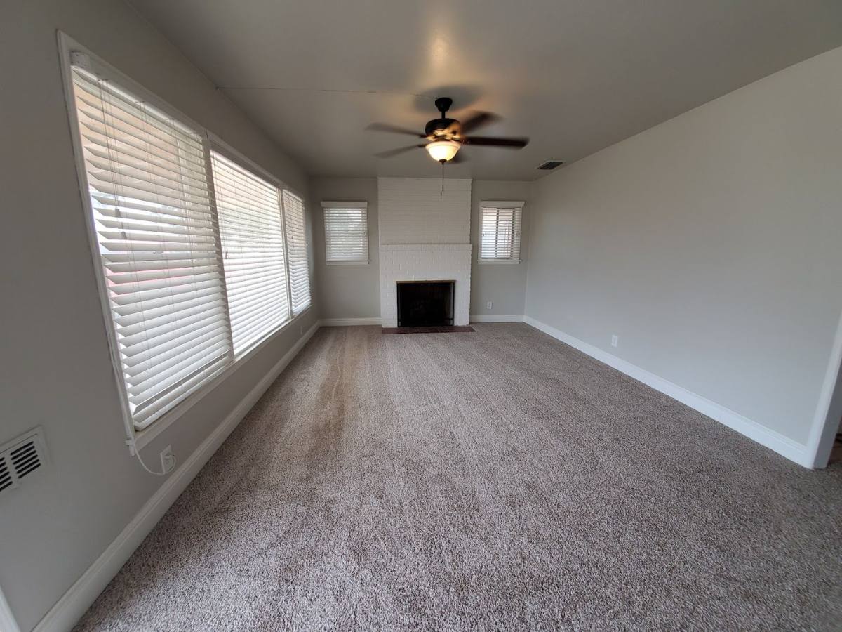 House for rent at 1415 De Witt Ave, Sanger, CA 93657