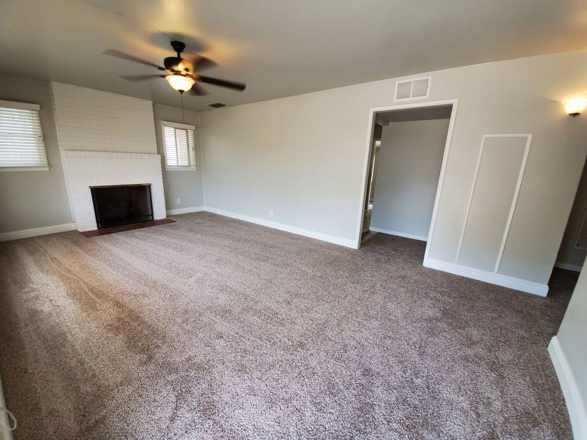 House for rent at 1415 De Witt Ave, Sanger, CA 93657