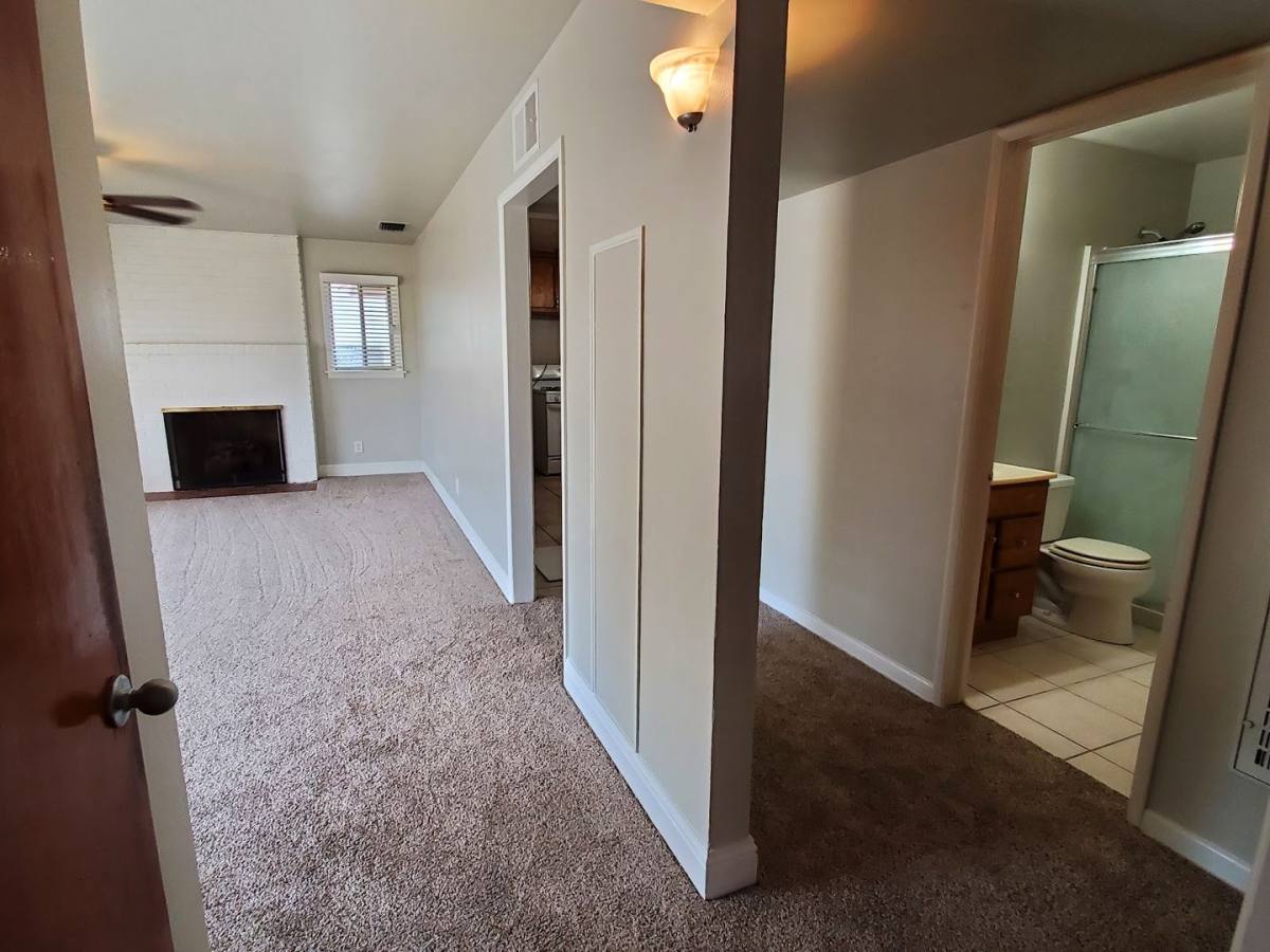 House for rent at 1415 De Witt Ave, Sanger, CA 93657