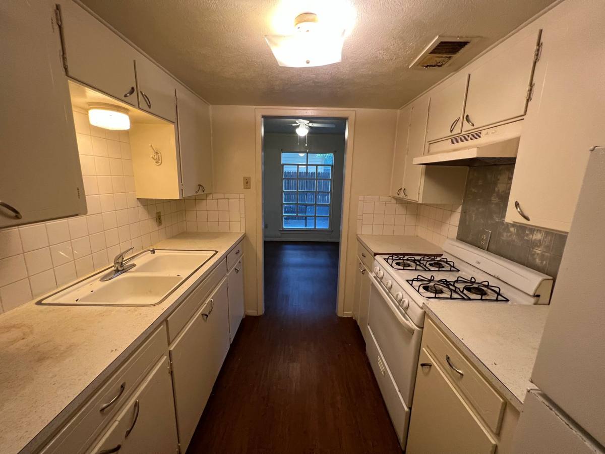Apartment for rent at 912 N Bell Ave, Denton, TX 76201