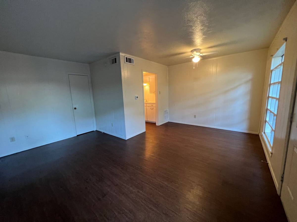 Apartment for rent at 912 N Bell Ave, Denton, TX 76201