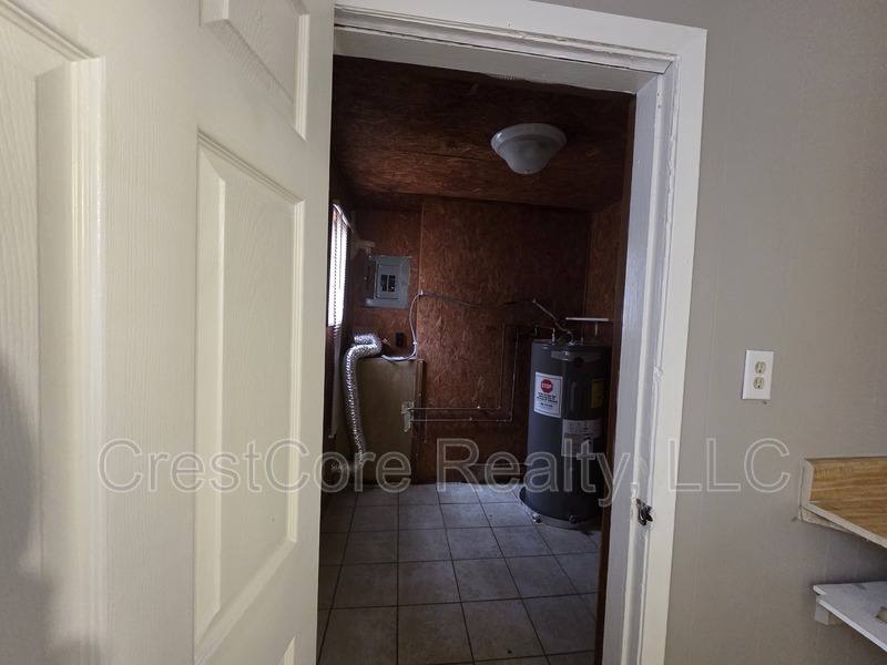 House for rent at 524 S Greer St #F, Memphis, TN 38111