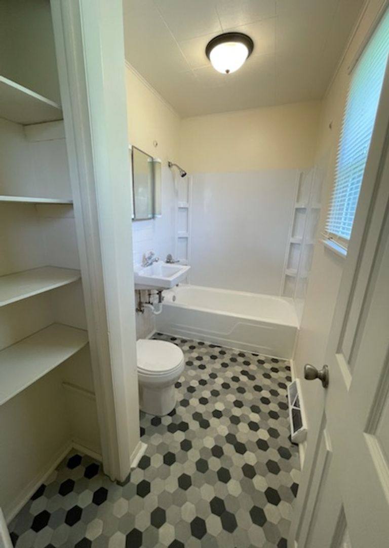 Apartment for rent at 202 Munroe St, Bondville, IL 61815