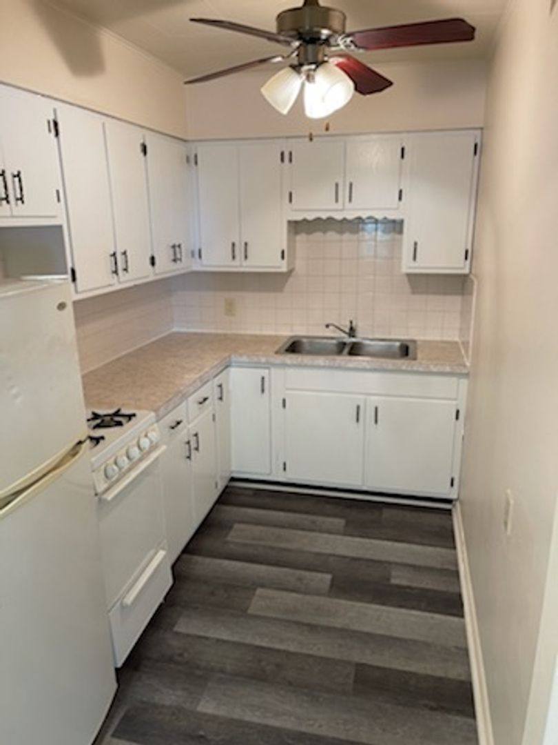Apartment for rent at 202 Munroe St, Bondville, IL 61815