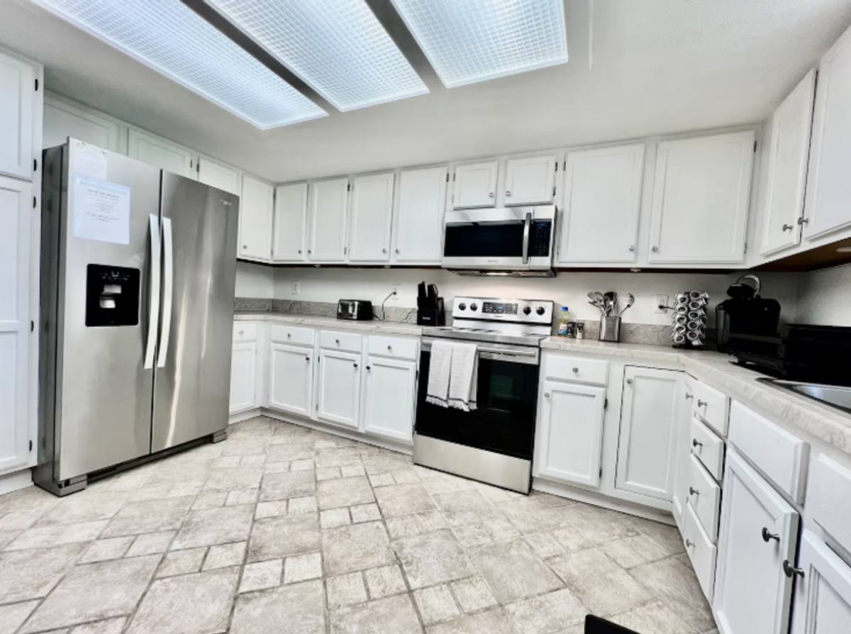 House for rent at 6556 Yankee Rd, Middletown, OH 45044