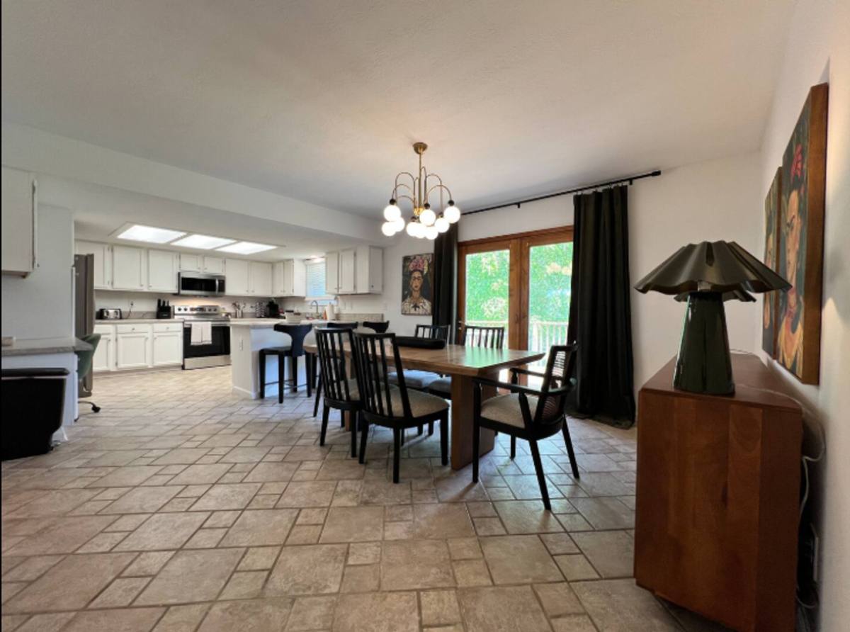 House for rent at 6556 Yankee Rd, Middletown, OH 45044
