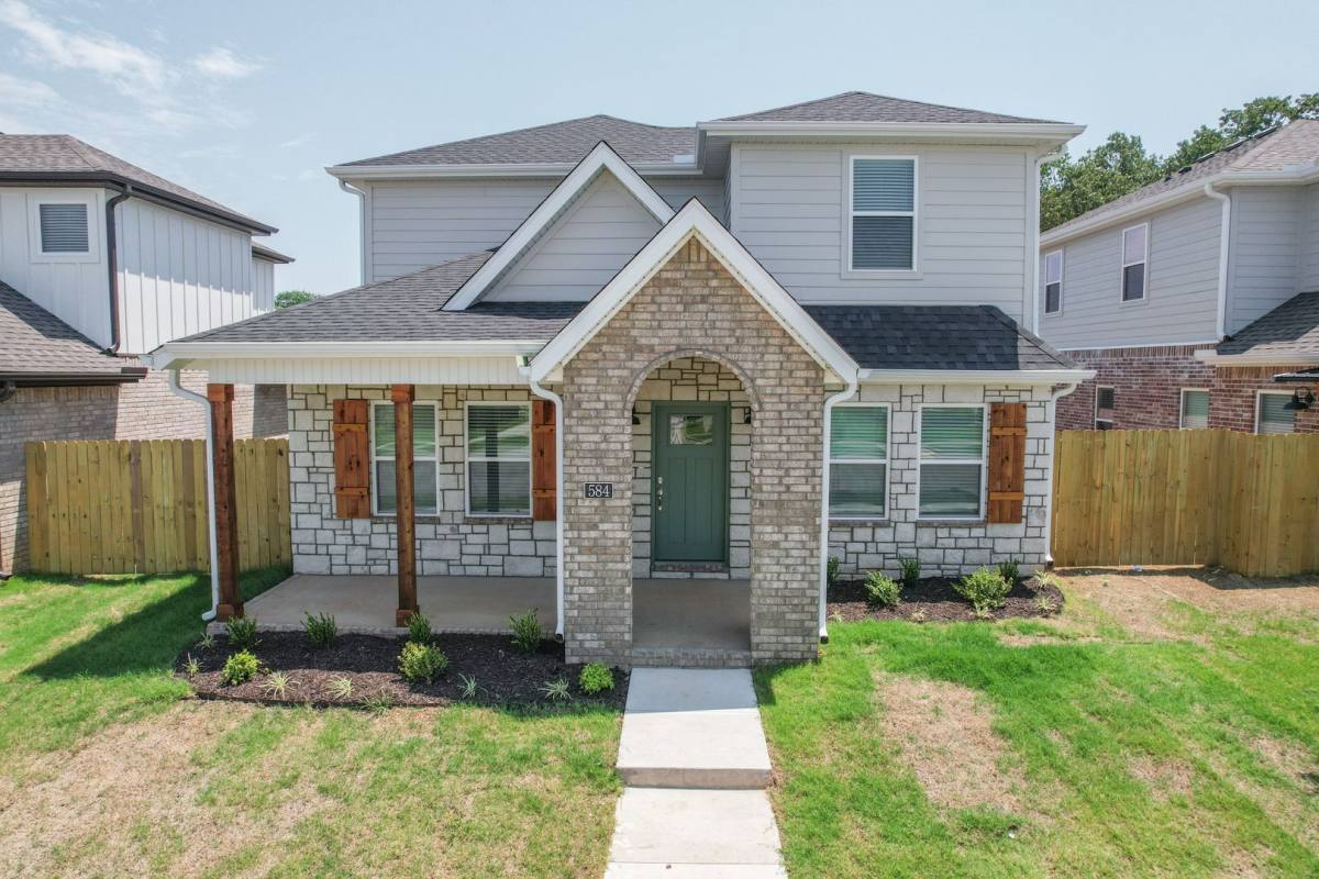 House for rent at 584 N Salem Rd, Fayetteville, AR 72701
