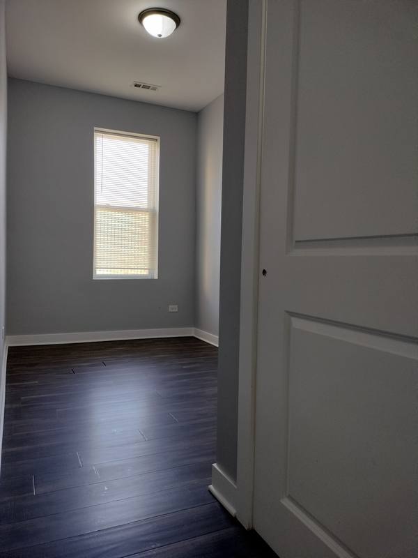 Apartment for rent at 1945 W 48th St #2, Chicago, IL 60609
