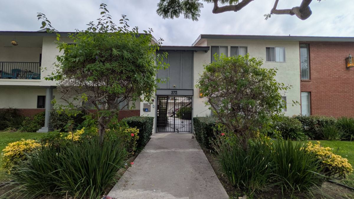 Apartment for rent at 372 Freeman Ave, Long Beach, CA 90814