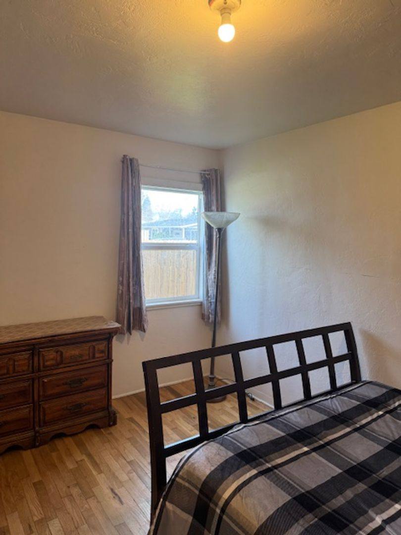 House for rent at 685 Beall Lane, Medford, OR 97501