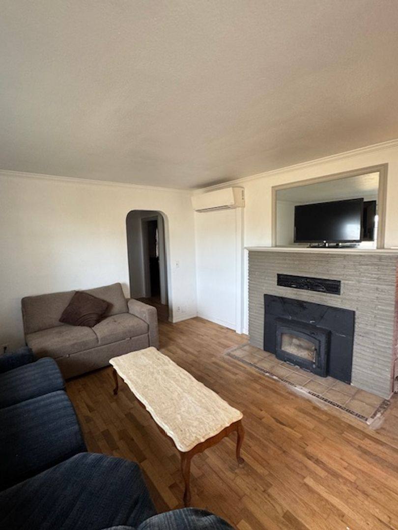 House for rent at 685 Beall Lane, Medford, OR 97501