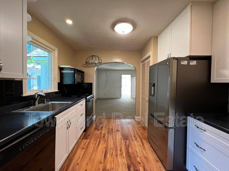 House for rent at 211 Ellington St, Fayetteville, NC 28305