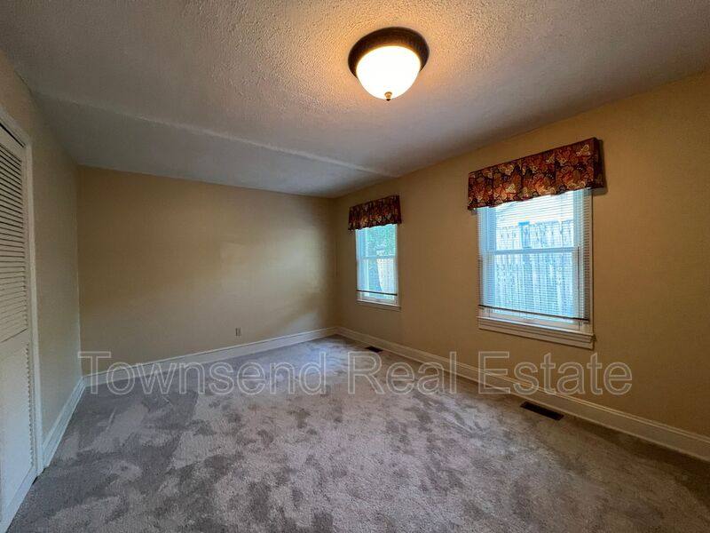 House for rent at 211 Ellington St, Fayetteville, NC 28305