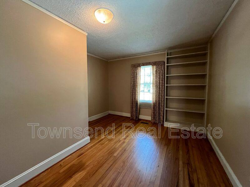 House for rent at 211 Ellington St, Fayetteville, NC 28305