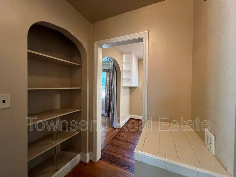 House for rent at 211 Ellington St, Fayetteville, NC 28305