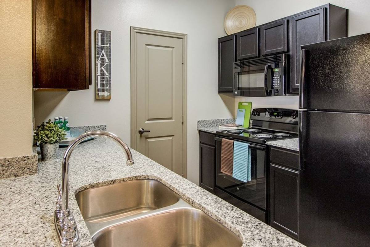 Apartment for rent at 300 E Swisher Rd, Lake Dallas, TX 75065