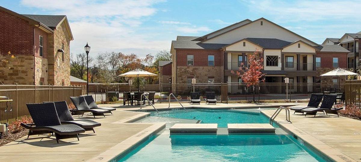 Apartment for rent at 300 E Swisher Rd, Lake Dallas, TX 75065