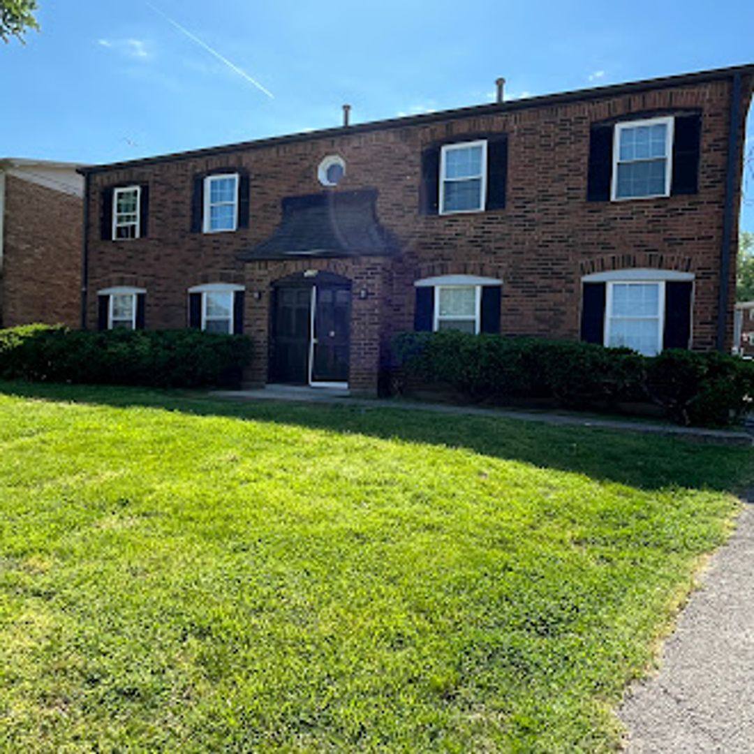 Apartment for rent at 3208 Fordhaven Rd, Louisville, KY 40214