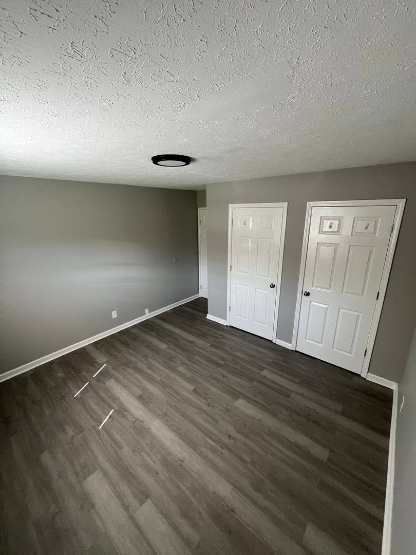 Apartment for rent at 3208 Fordhaven Rd, Louisville, KY 40214