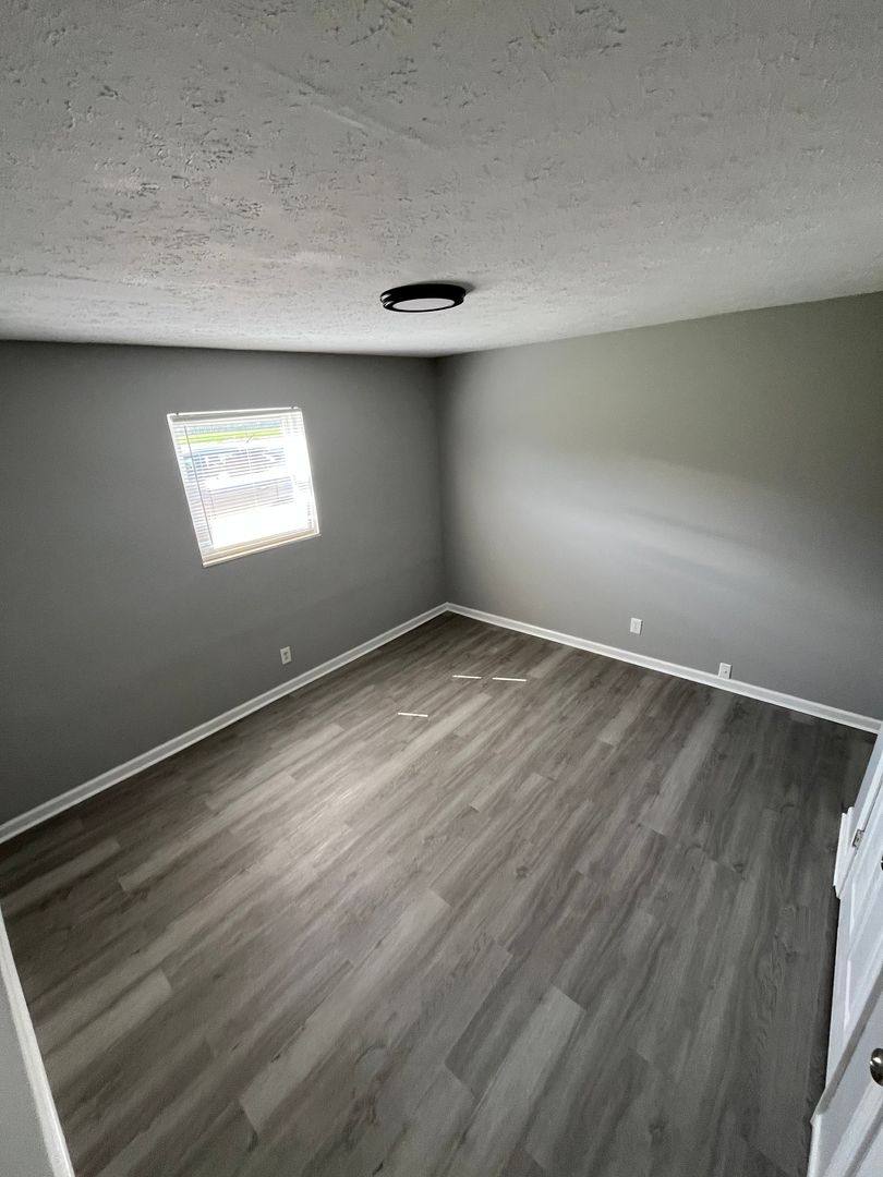 Apartment for rent at 3208 Fordhaven Rd, Louisville, KY 40214