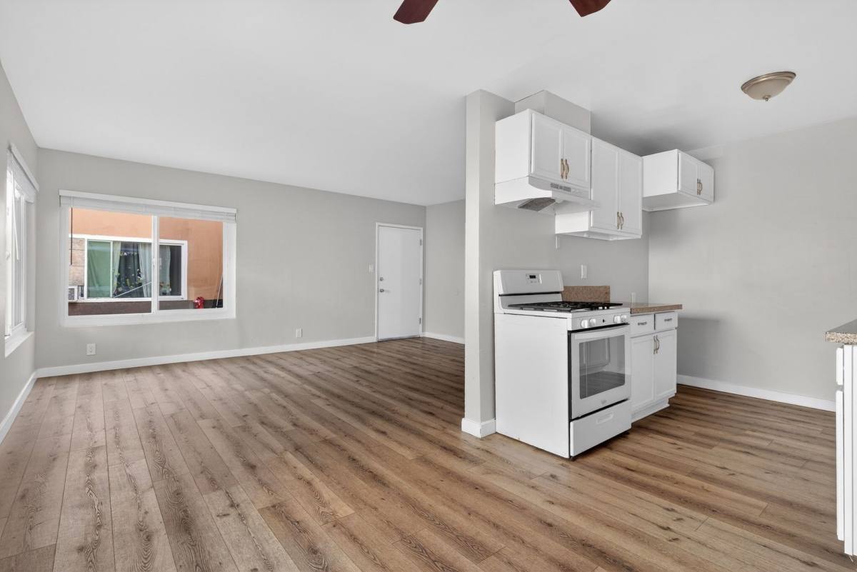 Apartment for rent at 731 Orange Ave, Long Beach, CA 90813