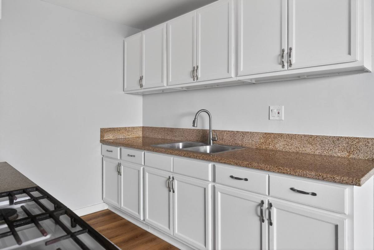 Apartment for rent at 731 Orange Ave, Long Beach, CA 90813