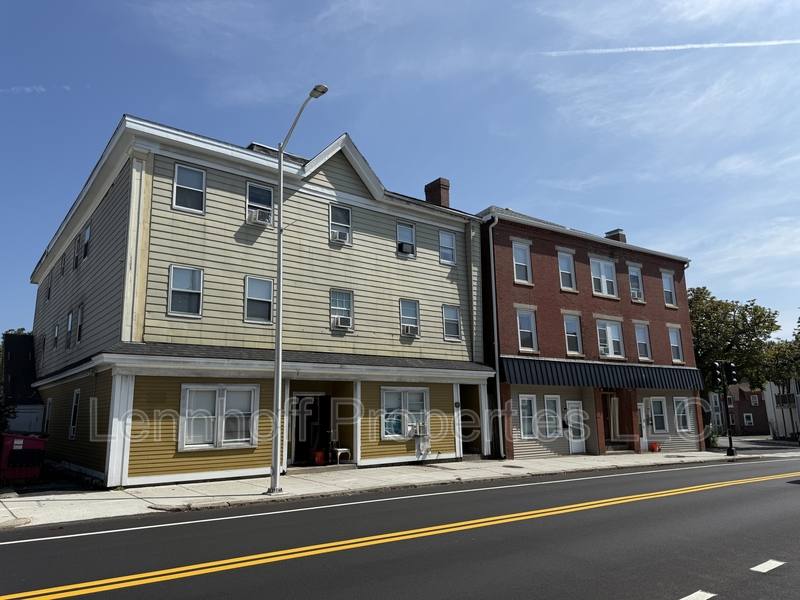 Apartment for rent at 91 Cabot St #1, Beverly, MA 01915