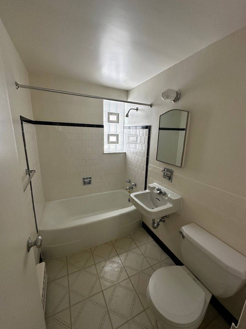 Apartment for rent at 298 Lumar Dr, Butler, PA 16001
