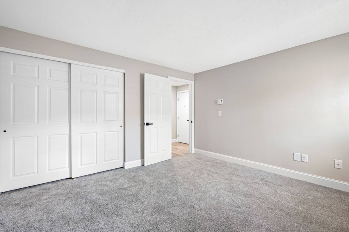 Apartment for rent at 556 - 560 Mill St, Worcester, MA 01602