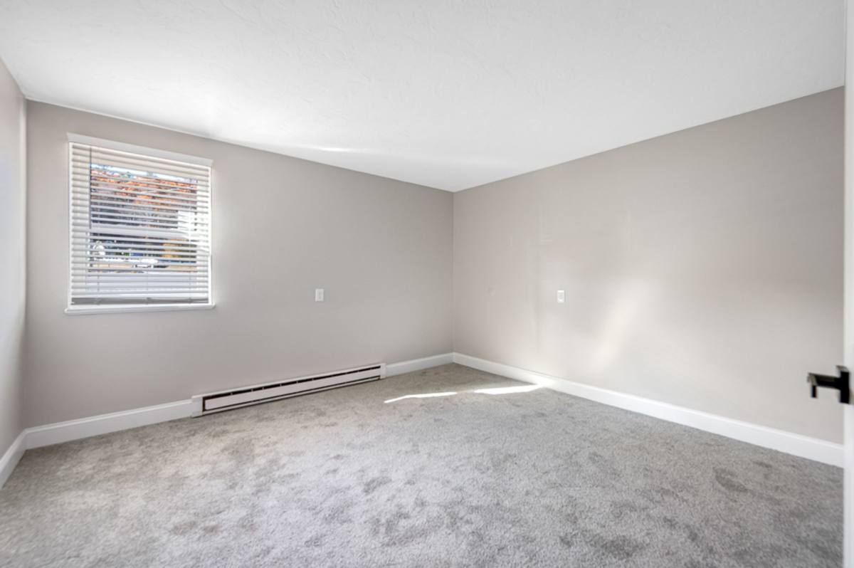 Apartment for rent at 556 - 560 Mill St, Worcester, MA 01602