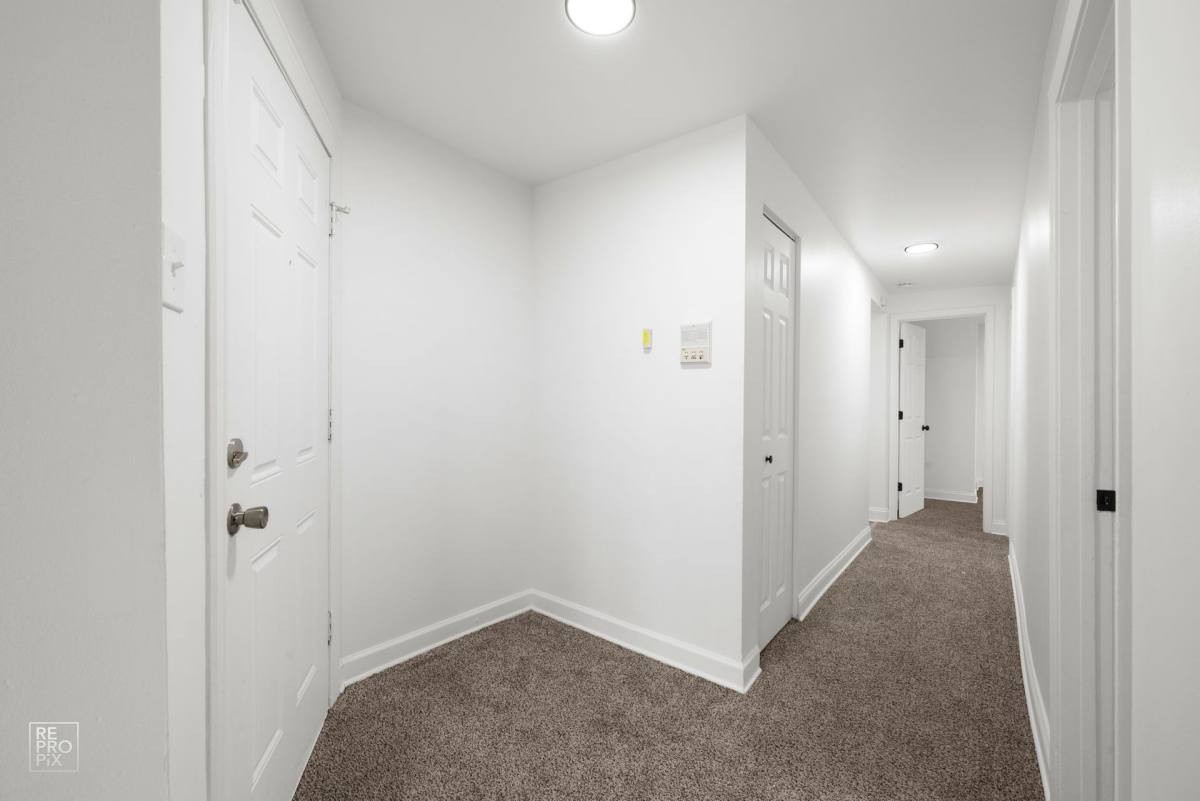 Apartment for rent at 7655 S May, Chicago, IL 60620